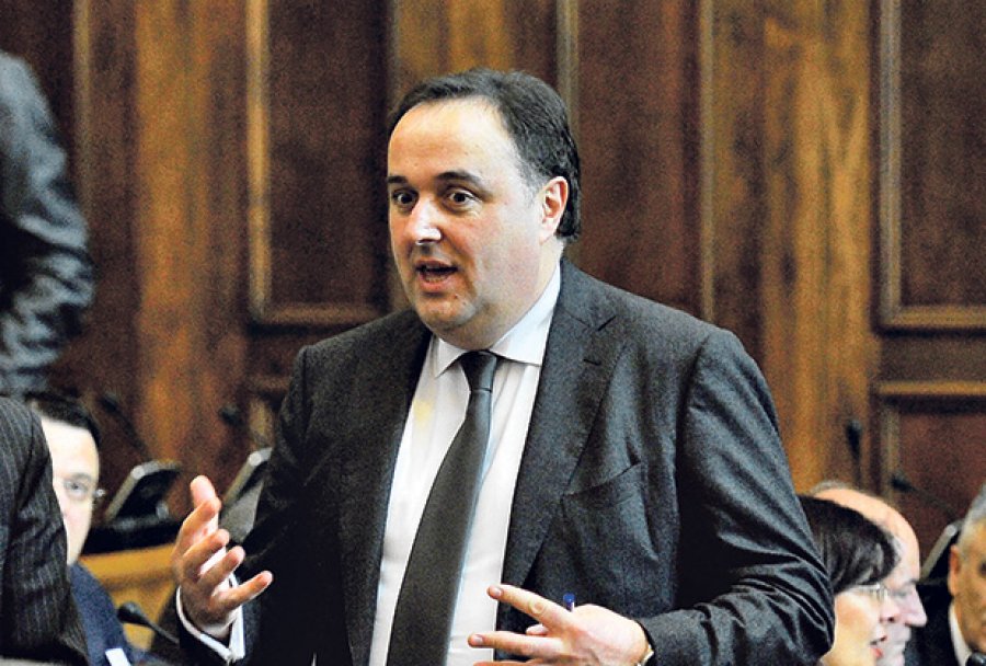 Verovali ili ne! Narodni poslanici ne znaju za koje zakone glasaju!